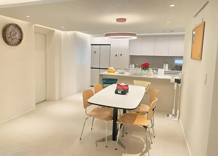 Апартаменты The Gangnam Private Stay, "premium 3-room Suite", "5 Min To Gangnam Station" Сеул