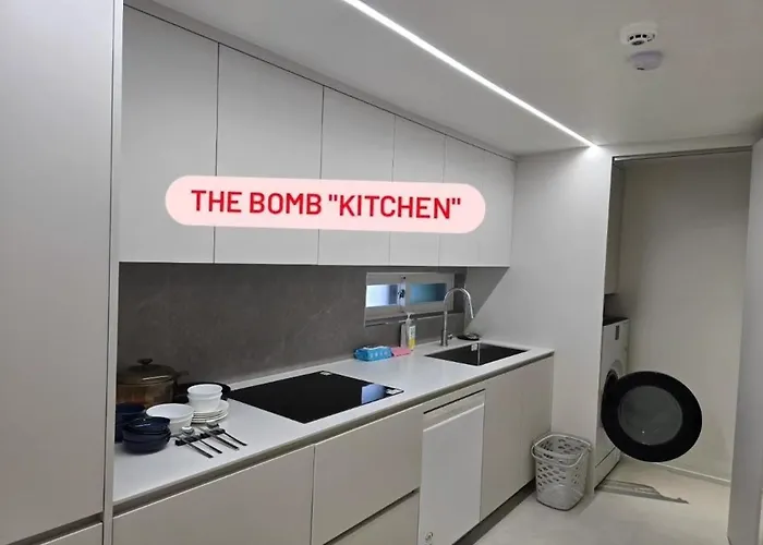 Апартаменты The Gangnam Private Stay, "premium 3-room Suite", "5 Min To Gangnam Station" Сеул