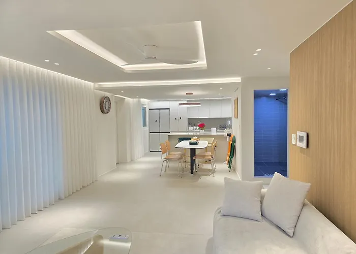 The Gangnam Private Stay, "premium 3-room Suite", "5 Min To Gangnam Station" Апартаменты *
